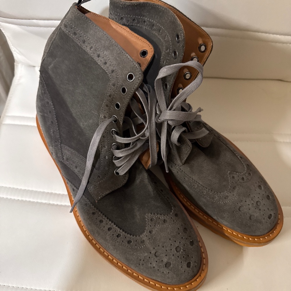 Thomas Dean new grey suede wingtip boots